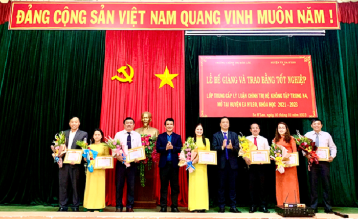 Be giang lop trung cap LLCt 4